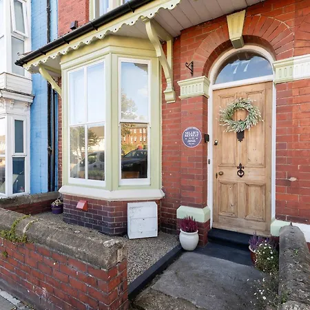 Dom wakacyjny Nellie's Retreat - Luxury 3-bed Pet Friendly In *