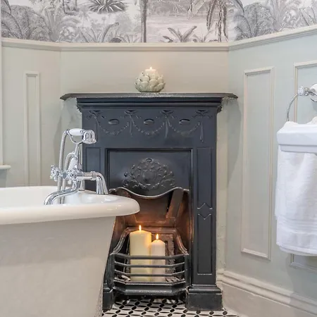 Nellie's Retreat - Luxury 3-bed Pet Friendly In