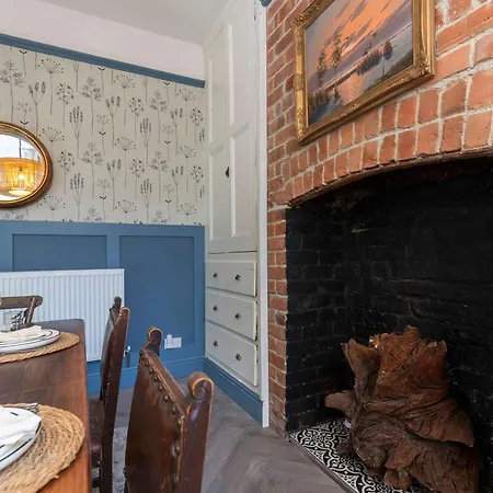 Nellie's Retreat - Luxury 3-bed Pet Friendly In