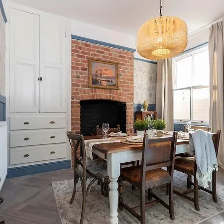 Nellie's Retreat - Luxury 3-bed Pet Friendly In *